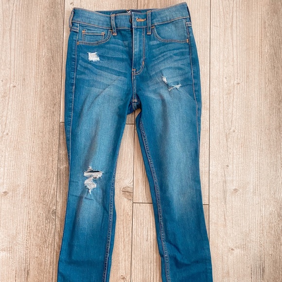 Hollister Skinny Jeans - Picture 1 of 3